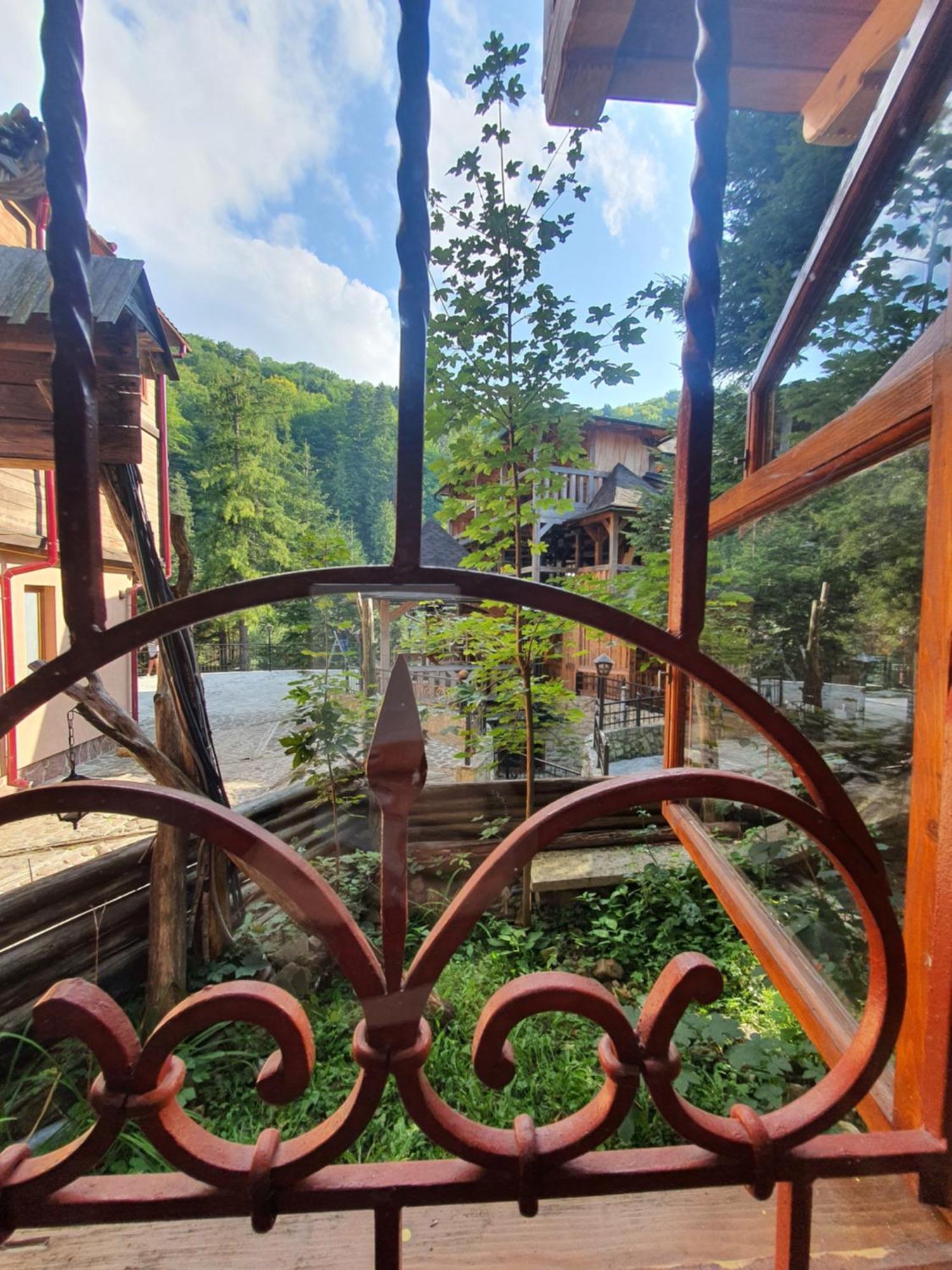 Садиба Nad Prutom Yaremche Exterior foto
